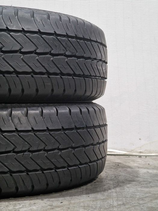 2 Pneus 215/60R17C DUNLOP Semi Novos