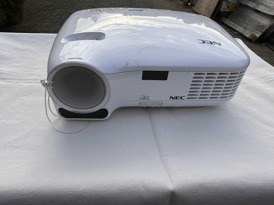 Projektor multimedialny LCD NEC LT25/ biały