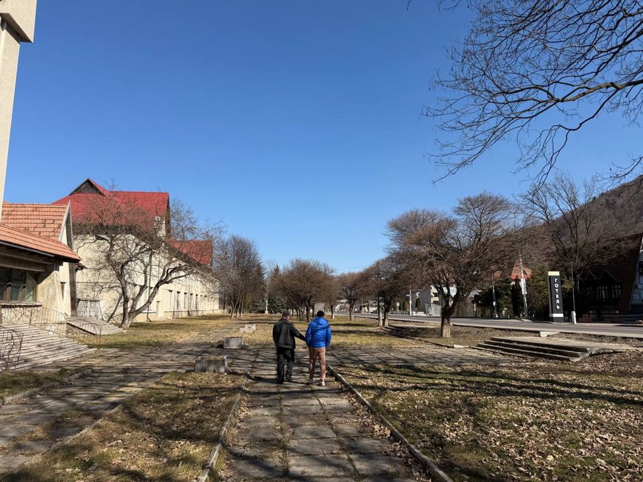 Комерційний комплекс у Делятині, траса ІФ–Яремче–Буковель
