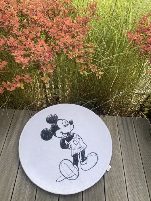 DYWANIK Z MYSZKĄ MIKI ( średnica 71,5 cm)