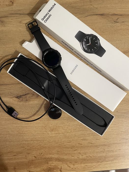 Продаю часи смарт годиник Samsung Galagxy Watch 4 Classic