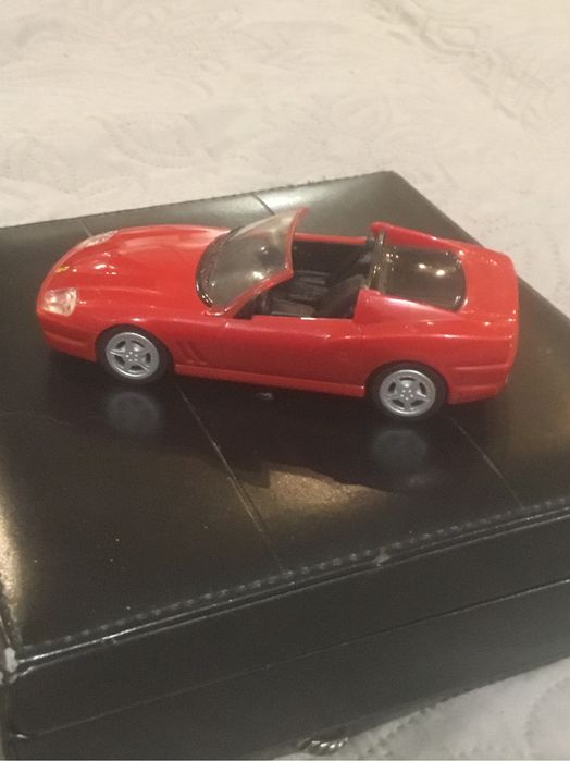 машинка модель Ferrari Superamerica