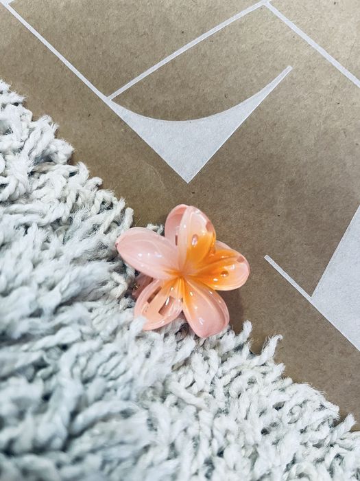 Piekna spinka hawajski kwiat