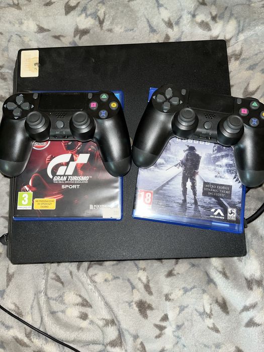 Ps4 Pro 1TB продаю