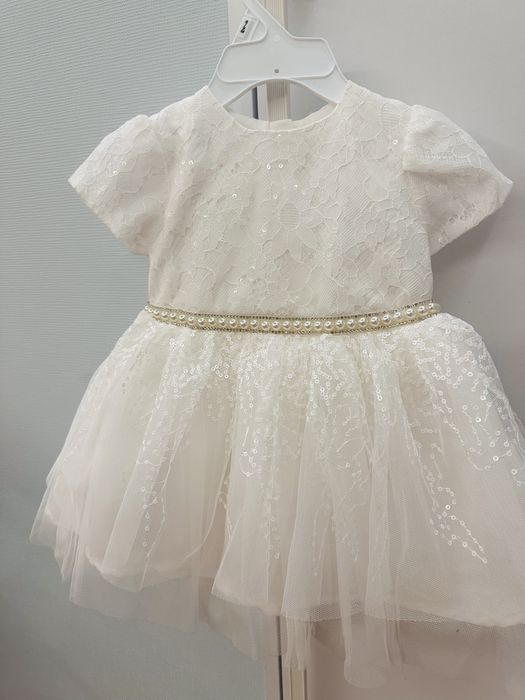 Святкова сукня на дівчинку 6-9 місяців