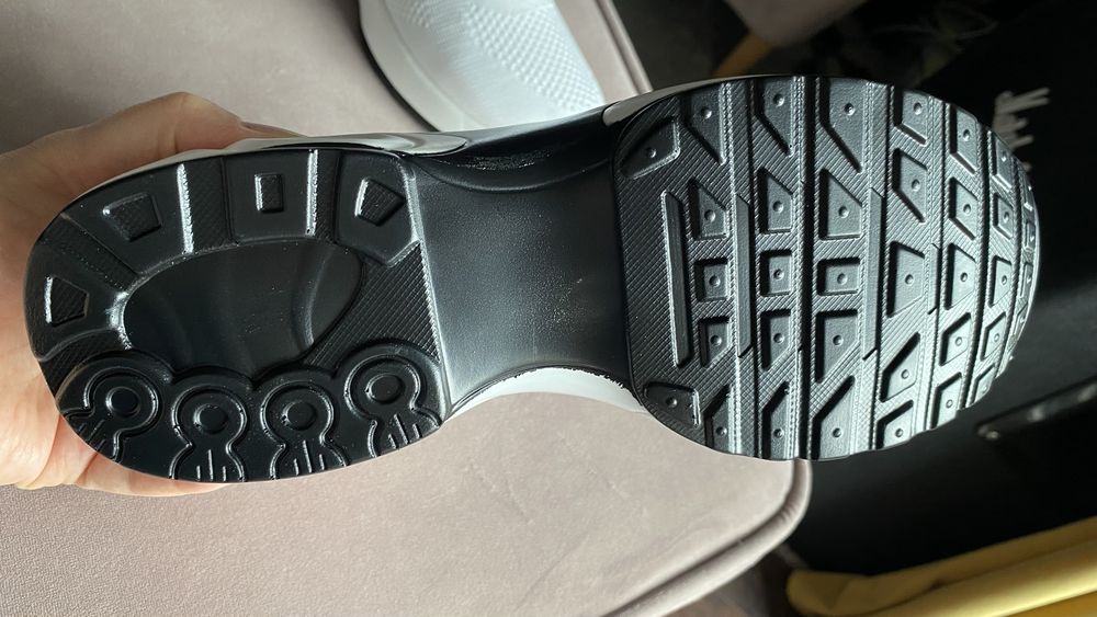 Białe sportowe buty sneakersy lekkie wygodne