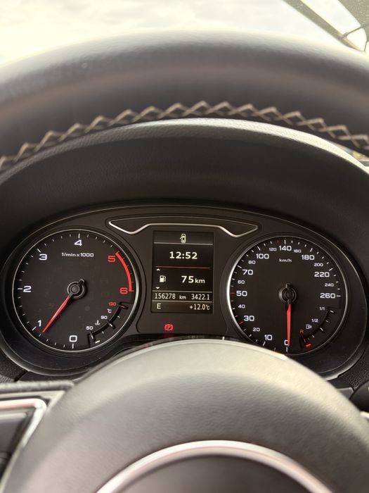 Audi A3 1.6 TDI 8v | S-Line original | Daytona Grey