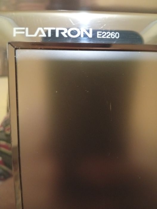 Монитор LC  FLATPON  E 2260  в прекрасном состоянии   Корея  2011 г  1800 г