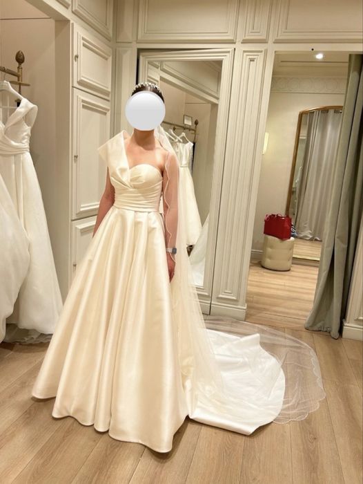 PRONOVIAS Sedna + halka.