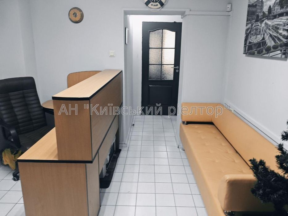 Оренда фасадного офісу на Подолі, вул. Оболонська 47. м.Тараса Шевченк