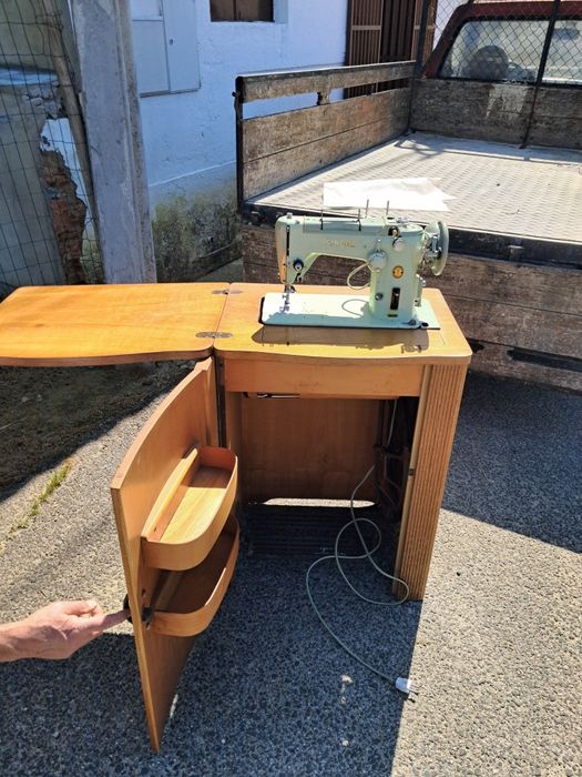 Maquina de custura Singer profissional