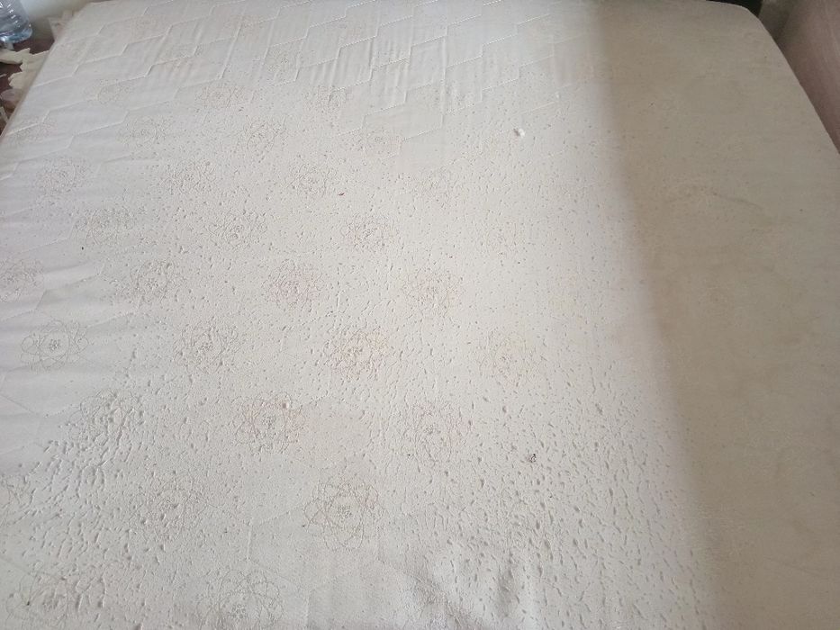 Cama de casal com colchão