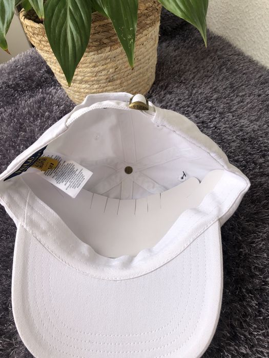 Boné branco novo