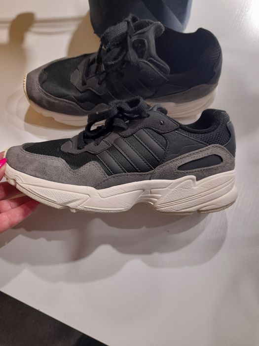 Buty sportowe Adidas roz.39 I/3