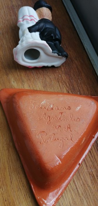 Cinzeiro em barro /  Noivos em cerâmica