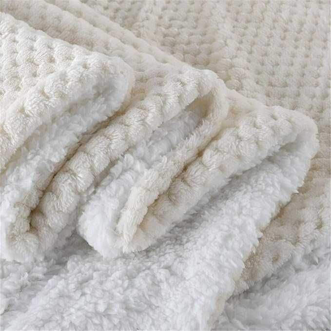 Miękki, pluszowy koc 153x203 cm – nowy