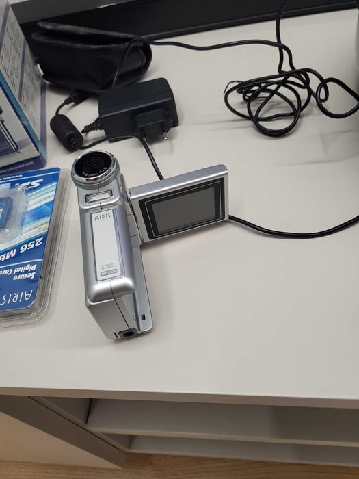 Máquina de filmar e fotografar Airis n279