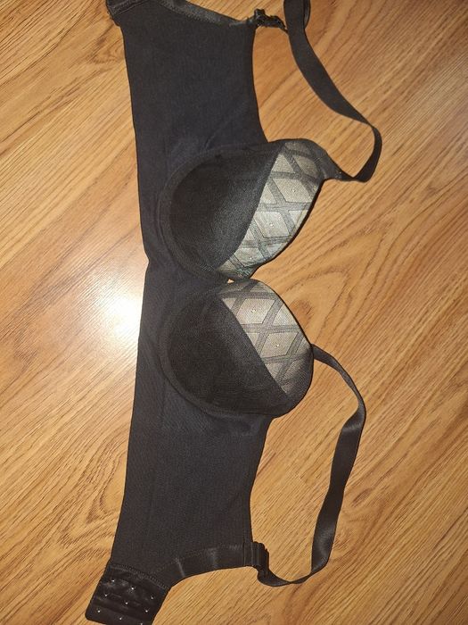 Бюсти різних розмірів