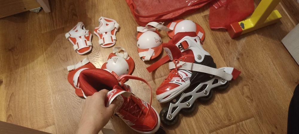 Ролики,захист і шолом. Повний комплект