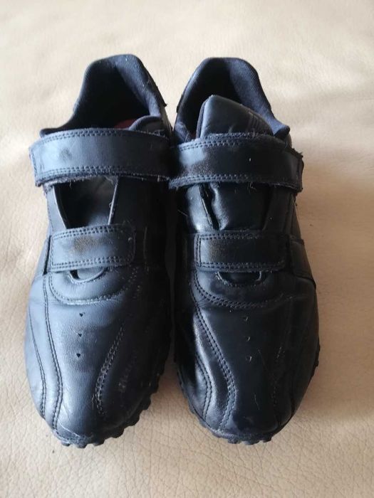 sapatilha preta em pela Lonsdale nº41