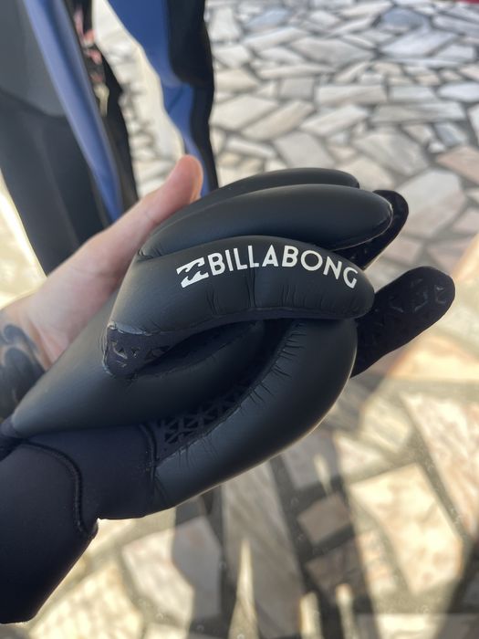 Luvas de surf Billabong 3 mm em bom estado geral.