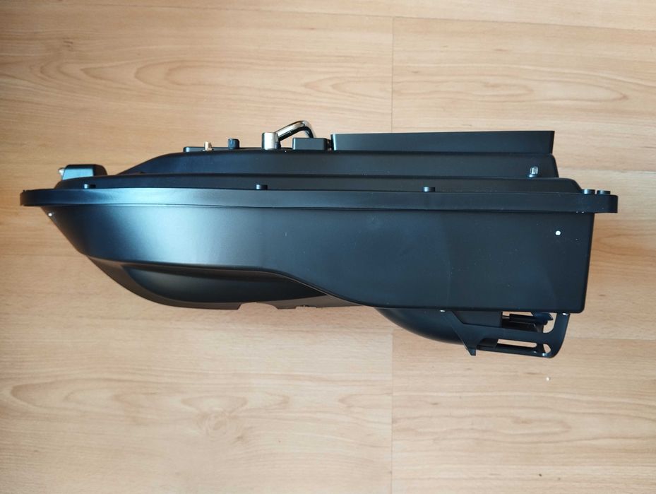 Łódka zanętowa GPS D16E bateria 10.000 500 m zasięgu  torba