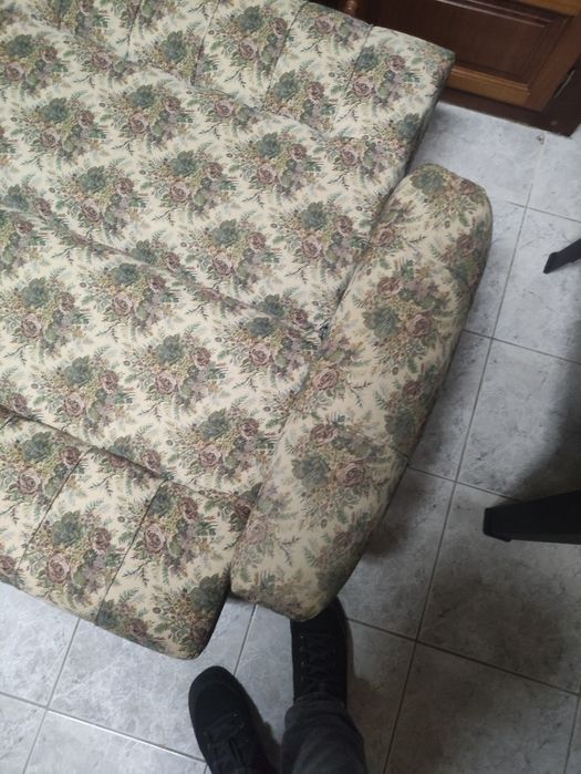 Sofá cama usado em bom estado