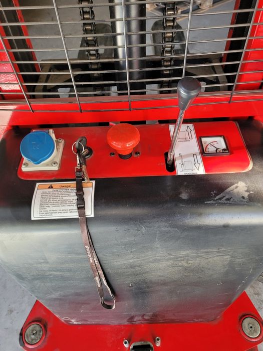 Paleciak masztowy elektryczny