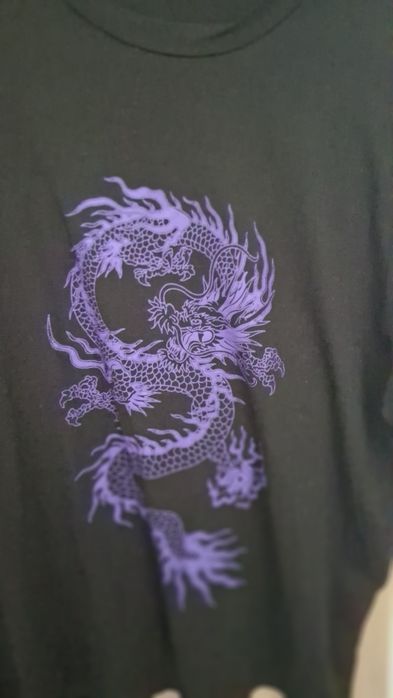 Oversizowy t-shirt z smokiem