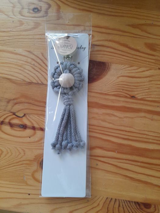Breloczek, brelok, zawieszka makrama handmade - kwiatek