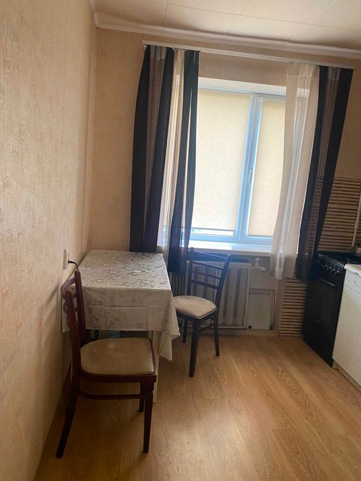 Продам 1-к квартиру Голосеєвський р-н  вул. Виставкова 12,  метро 16 хв пішки