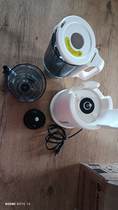 Wyciskarka wolnoobrotowa pionowa blender Aobosi ZM1907B 180 W -  BEŻ