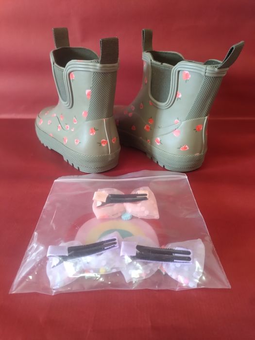 Galochas tam. 28 com oferta travessões