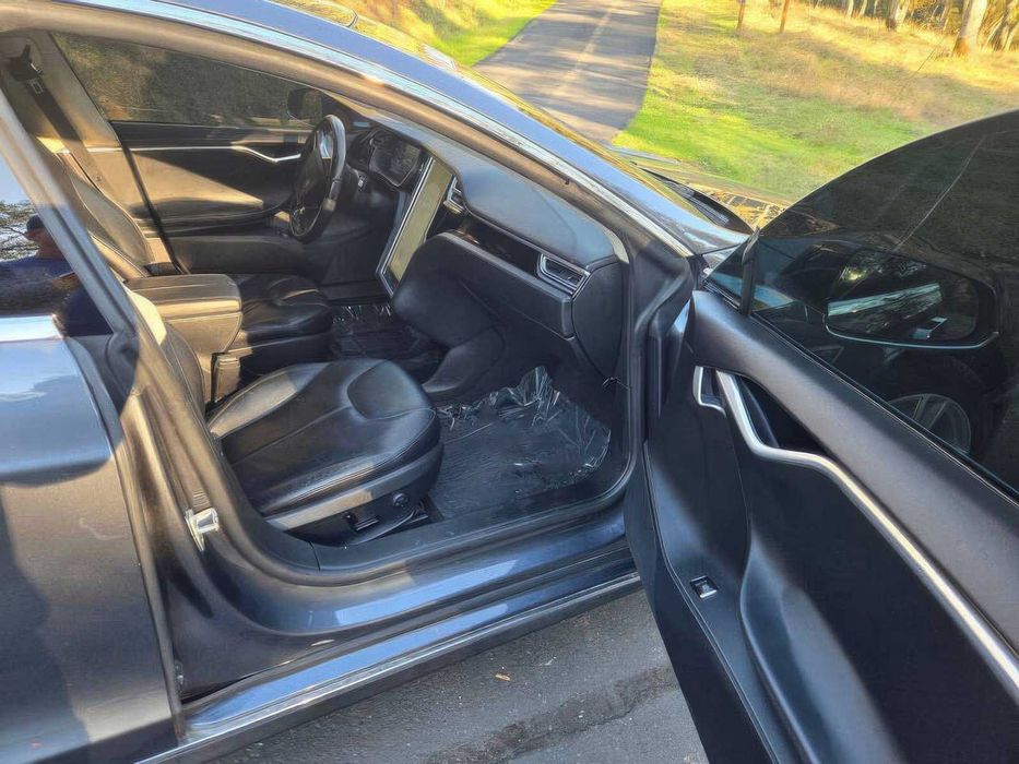 Tesla Model S 60      2014