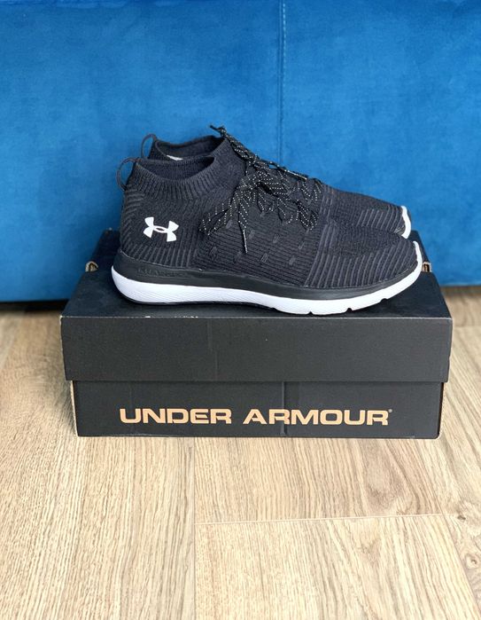 Czarne lekkie skarpetkowe buty Under Armour Slingflex Rise 40