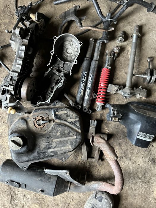 Запчачтини до скутерів Honda dio 18/27 та 28zx