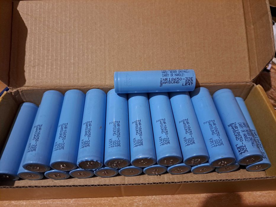 Samsung 32e акумулятор батарея 18650 комплектуючі