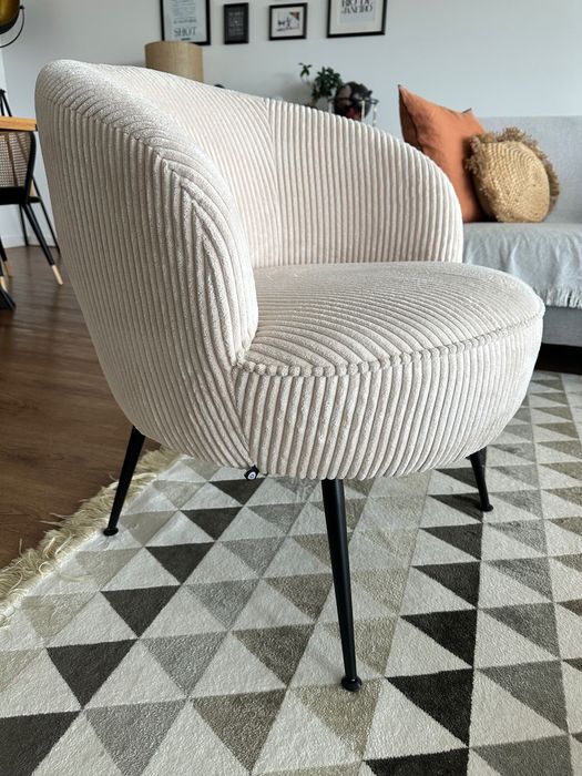 Poltrona creme como nova