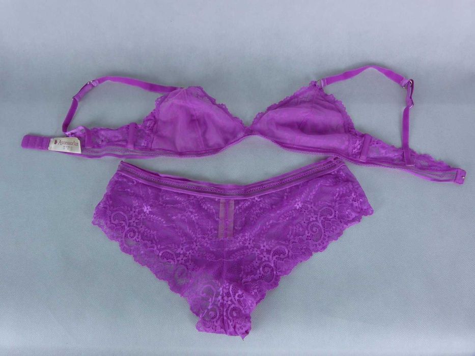 Accessorize komplet koronkowej bielizny 16 / 44