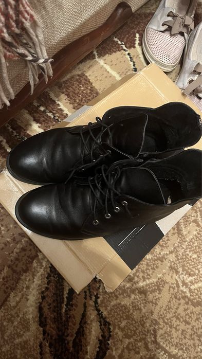 Осінні шкіряні боти