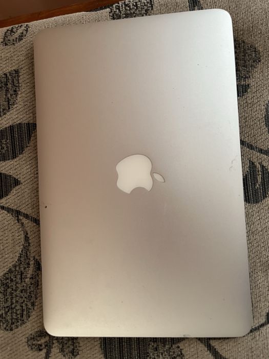 Macbook air 2011 (на запчасти) перестав включатись