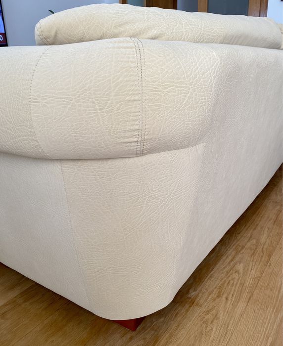 Sofá 2 lugares cor creme