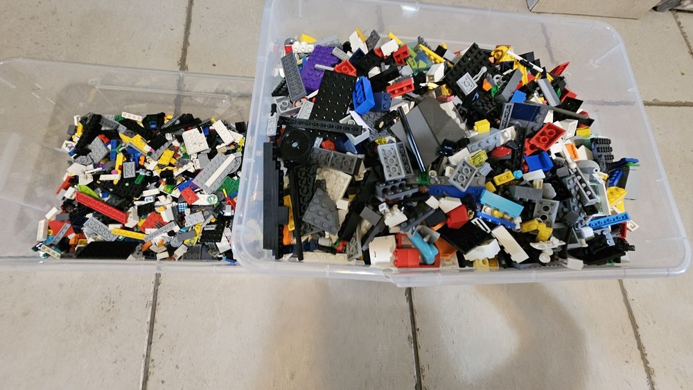 Oryginalne klocki Lego mix ( dużo kół od samochodu)