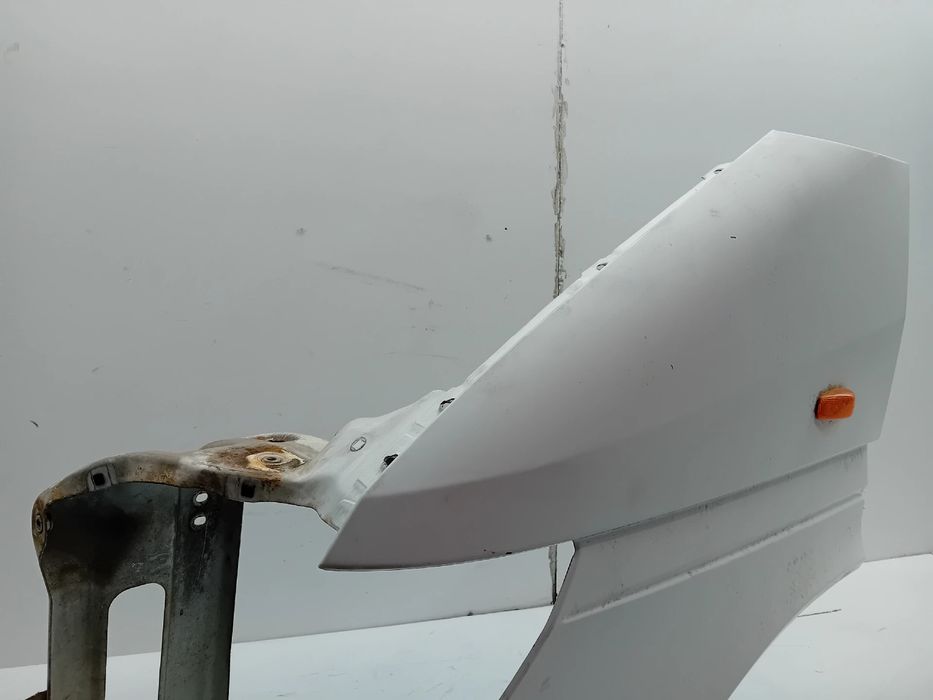 Guarda-lamas esquerdo MERCEDES-BENZ Sprinter 2-t Combi (901, 902)