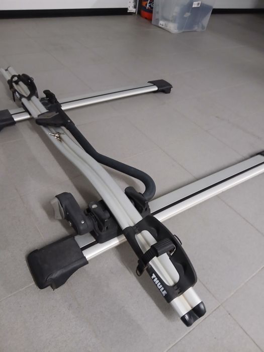 Suporte Bicicleta Thule e Conjunto barras tejadilho Whispbar
