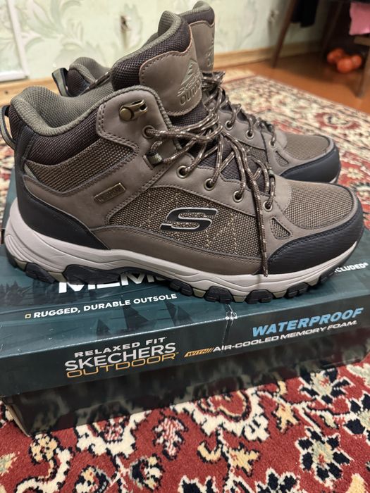 Продам мужские ботинки Skechers (зима)