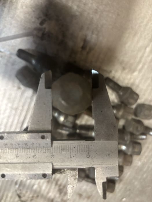 Sruby do kół M12x1,5 felgi stalowe aluminiowe szpilki felgi Leszno ...