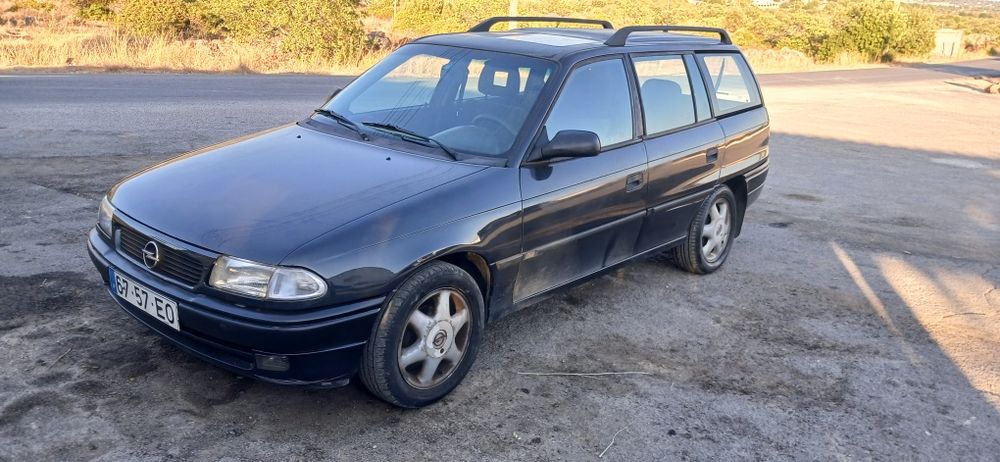 Opel Astra esta em bom estado