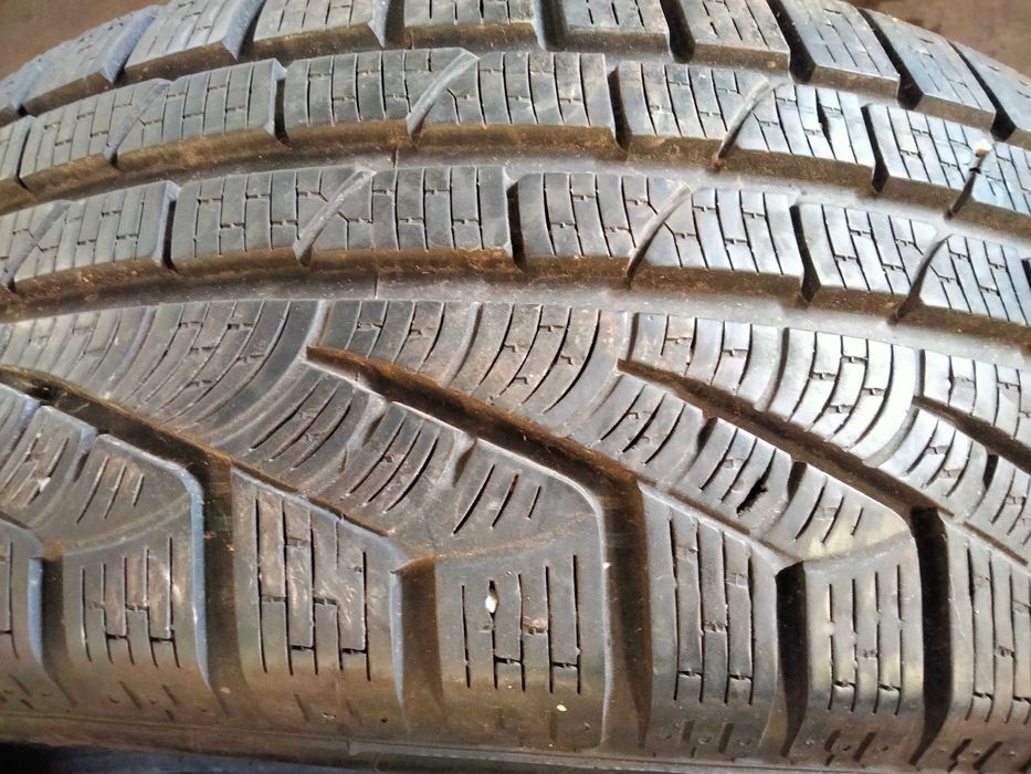 225 50 R18 Pirelli