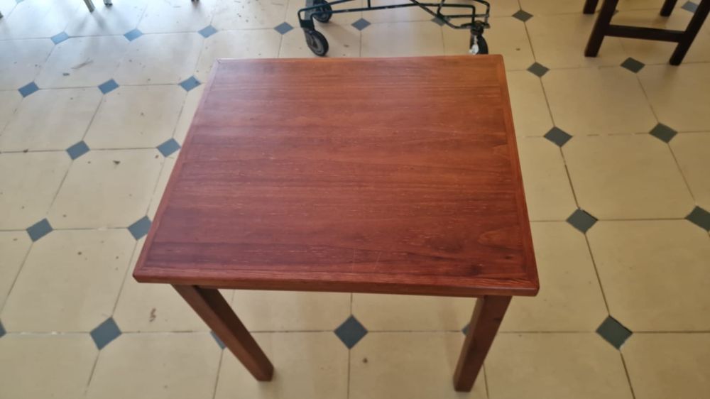 Mesa de restaurante / café